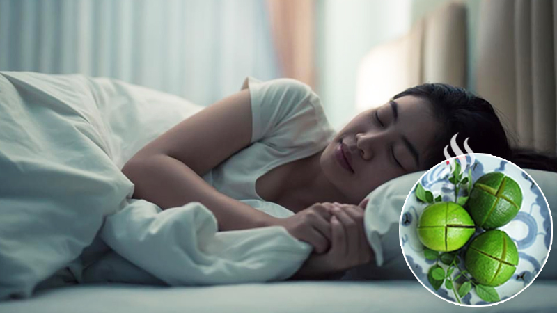Đặt quả chanh bổ tư ở đầu giường Đặt quả chanh bổ tư ở đầu giường
