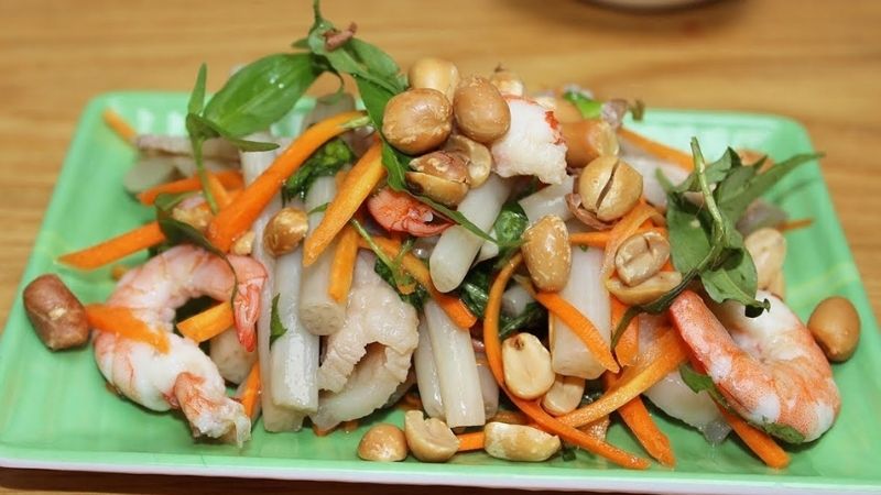 How to make delicious crispy shrimp and lotus root salad