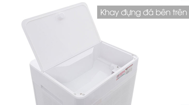 châm nước ở cả khay đựng đá bên trê