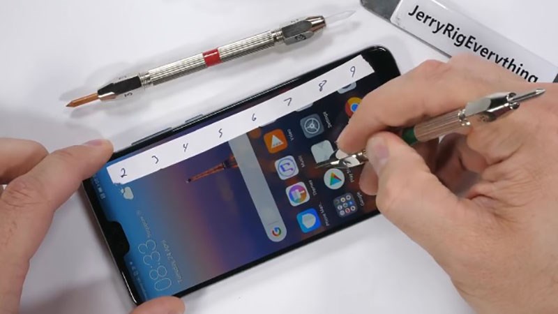Thử độ bền Huawei P20 Pro