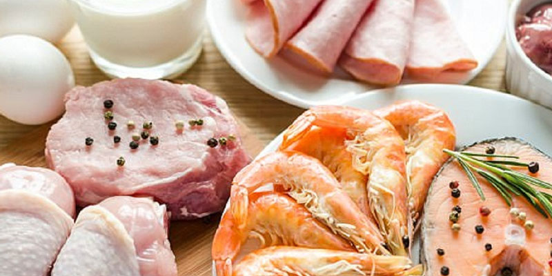 Những thực phẩm bạn nên nạp vào nên là protein và carbs lành mạnh thay vì thức ăn nhanh.