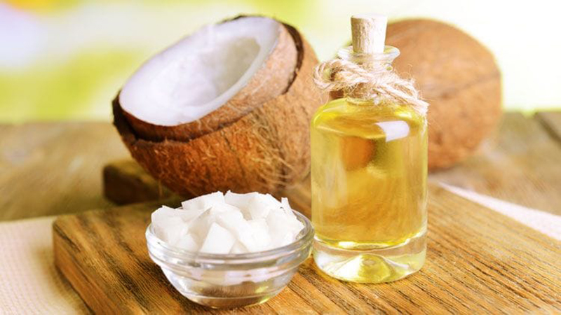 Sử dụng dầu dừa trong ăn uống rất tốt cho hệ tiêu hóa, giúp chống lại mùi hôi. Sử dụng dầu dừa trong ăn uống rất tốt cho hệ tiêu hóa, giúp chống lại mùi hôi.