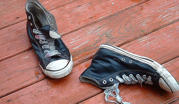 Trời không có nắng và đây là 4 cách giúp hong khô giày nhanh cấp tốc