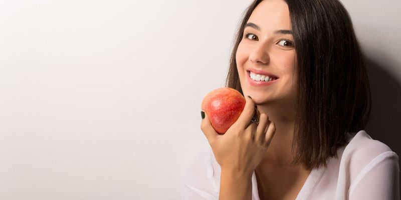 Trong táo, giấm táo hoặc nước ép táo chứa lượng đường fructose tự nhiên, chứa nhiều probiotic và Vitamin B giúp tăng cường năng lượng.
