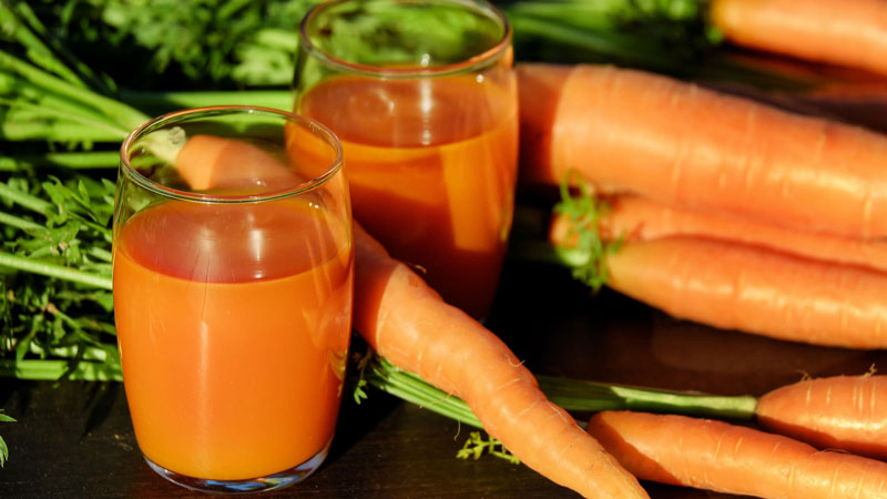 Nước ép cà rốt giúp bạn thải độc tố để có một làn da khỏe và chống lão hóa