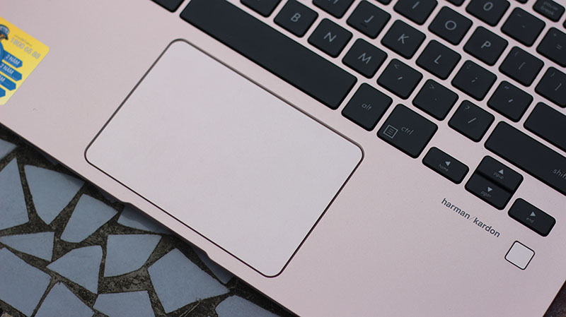 Đánh giá chi tiết Asus Zenbook 13