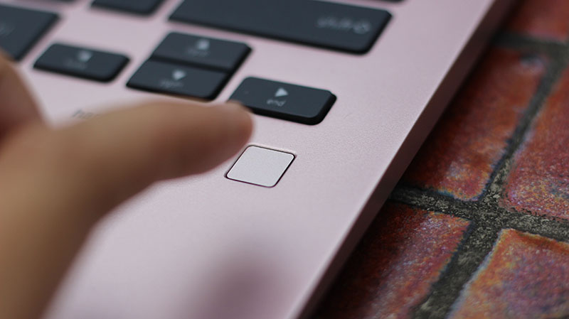 Đánh giá chi tiết Asus Zenbook 13