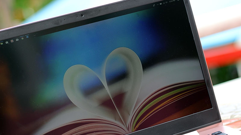 Đánh giá chi tiết Asus Zenbook 13