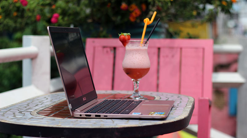 Đánh giá chi tiết Asus Zenbook 13