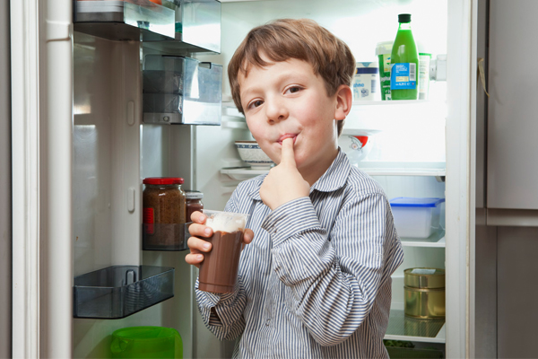 Children often have the habit of opening the refrigerator