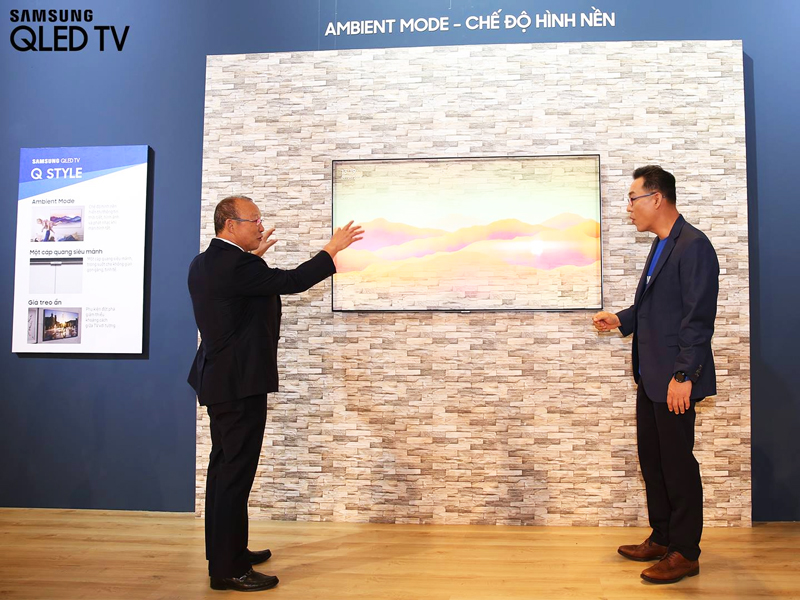 Công nghệ tivi ẩn mình Ambient mode trên tivi Samsung 2018