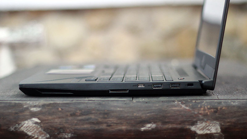 Đánh giá Asus ROG Strix SCAR