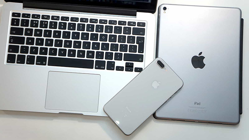 iPhone iPad Macbook