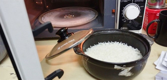 Nồi đất có dùng được cho lò vi sóng không?