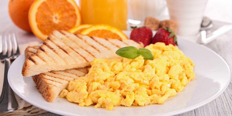 Hãy ăn sáng lành mạnh để ngăn mụn