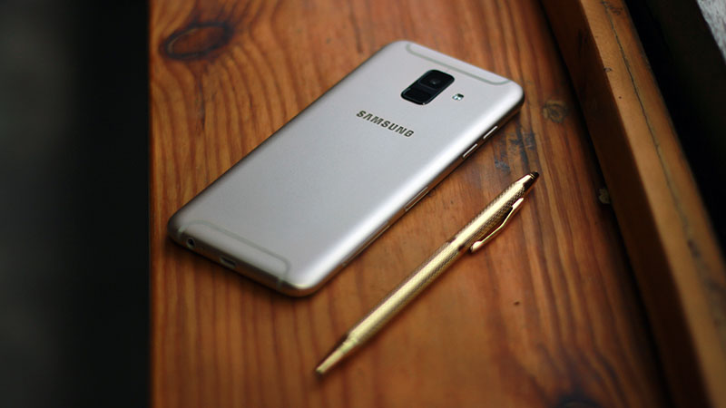 Đánh giá Galaxy A6