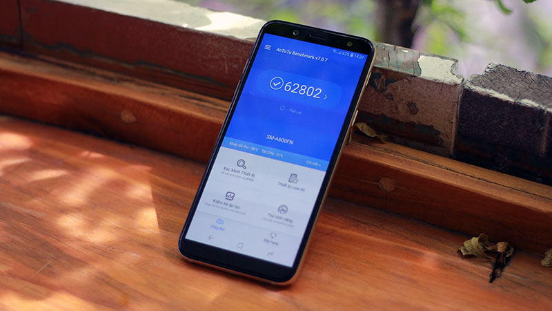 Đánh giá Galaxy A6