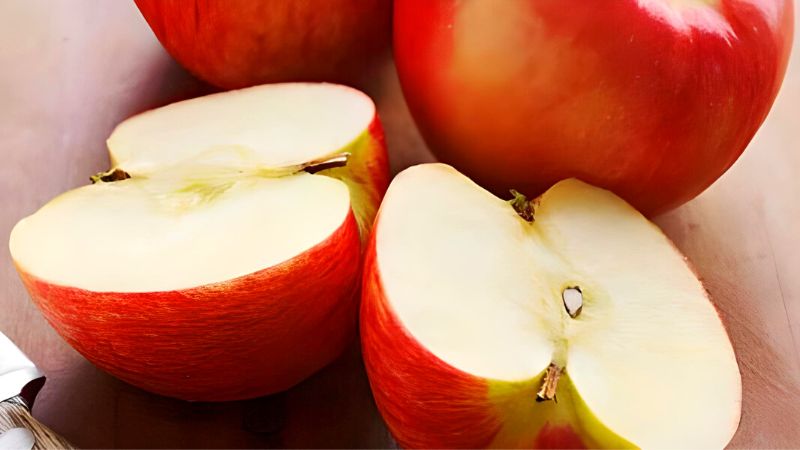 Ăn bao nhiêu hạt táo sẽ bị nhiễm độc?
