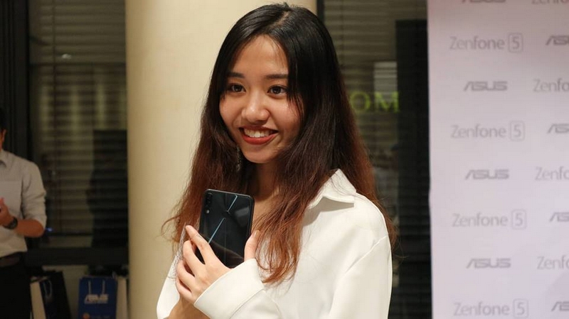Zenfone 5 ra mắt tại Việt Nam: màn hình tai thỏ, camera kép, giá... - ảnh 4 Zenfone 5 ra mắt tại Việt Nam: màn hình tai thỏ, camera kép, giá... - ảnh 4