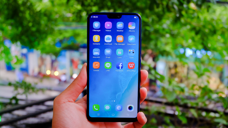 Vivo V9 vừa được bổ sung thêm một phiên bản đặc biệt hơn là V9 Xanh Sapphire - 231606
