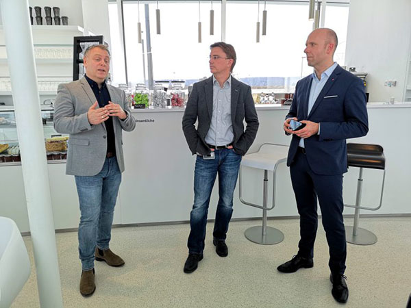 Quan chức Leica và Huawei Quan chức Leica và Huawei