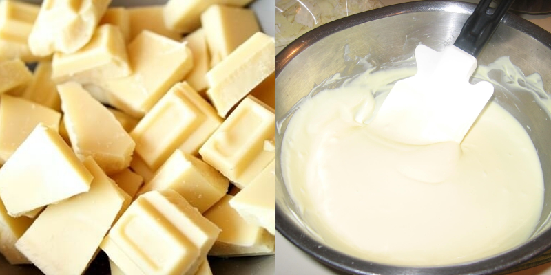 Khuấy tan chocolate với nước sôi Khuấy tan chocolate với nước sôi