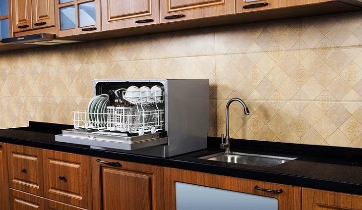 Avoid washing knives in dishwashers without a special knife washing function