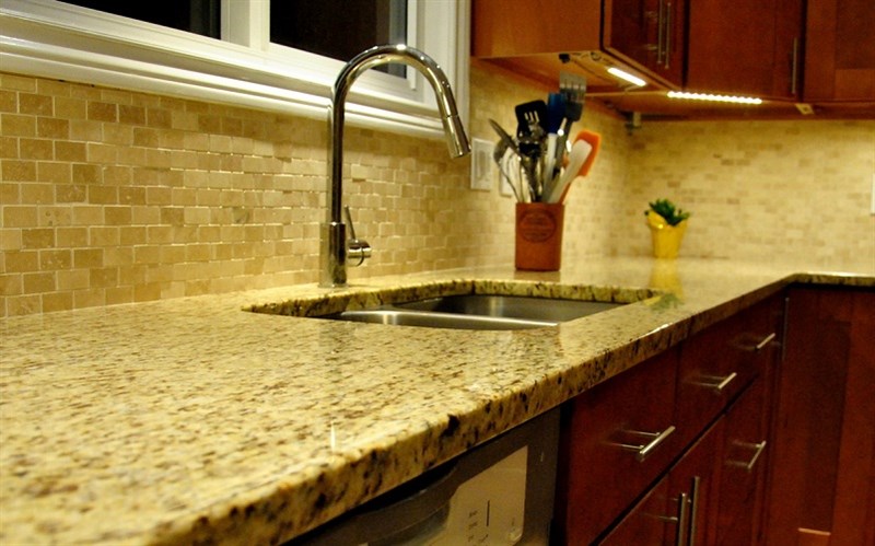 Không dùng giấm để tẩy rửa mặt đá granite và mable