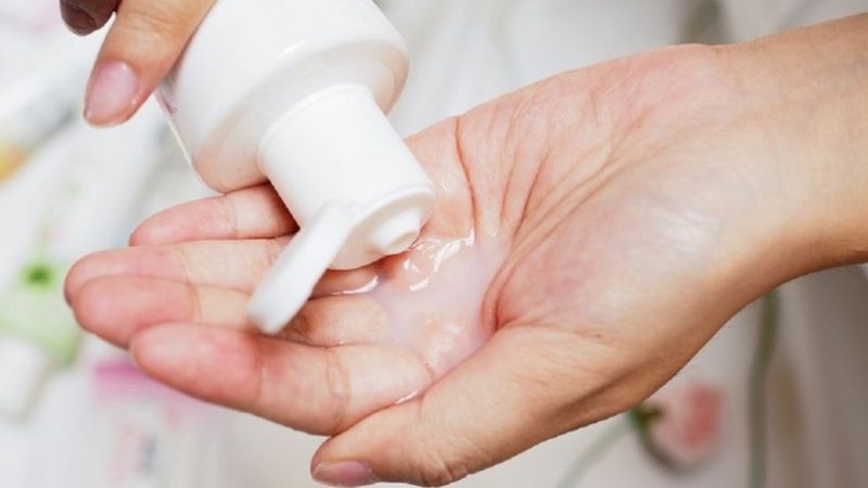 Sử dụng dung dịch vệ sinh phụ nữ