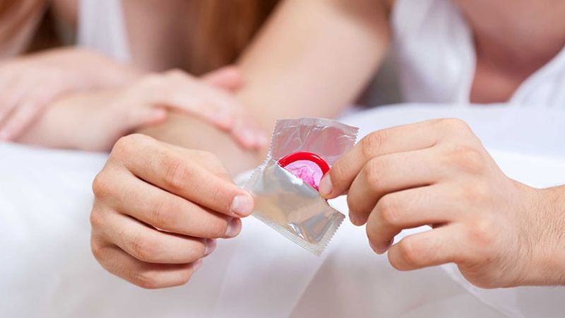 Sử dụng bao cao su để giảm mùi cơ thể