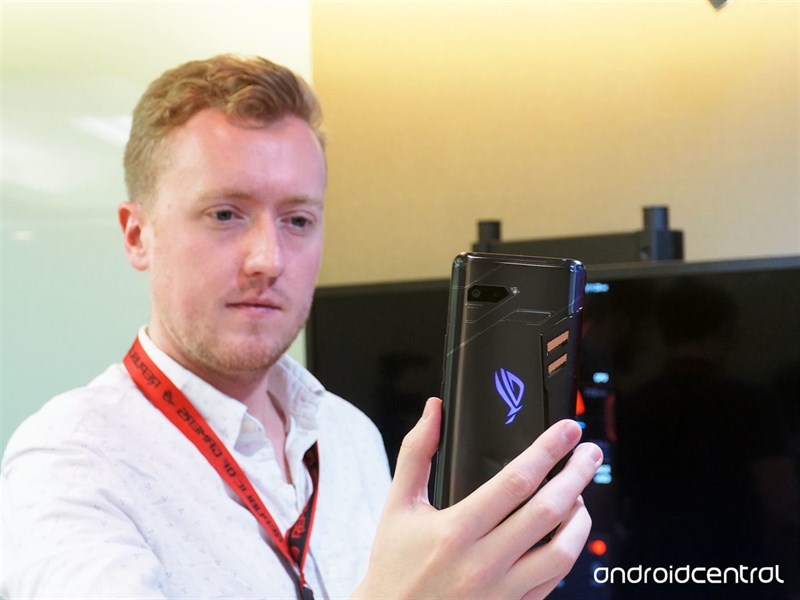 Chi tiết cấu hình smartphone ASUS ROG Phone: Chip Snapdragon 845, RAM 8GB