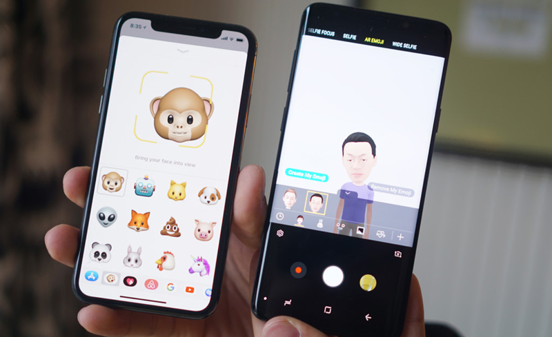 Tính năng Memoji của Apple bên trái, và AR Emoji của Samsung bên phải