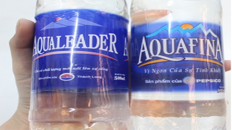 Phân biệt Aquafina thật qua tên và các thông tin trên chai Phân biệt Aquafina thật qua tên và các thông tin trên chai