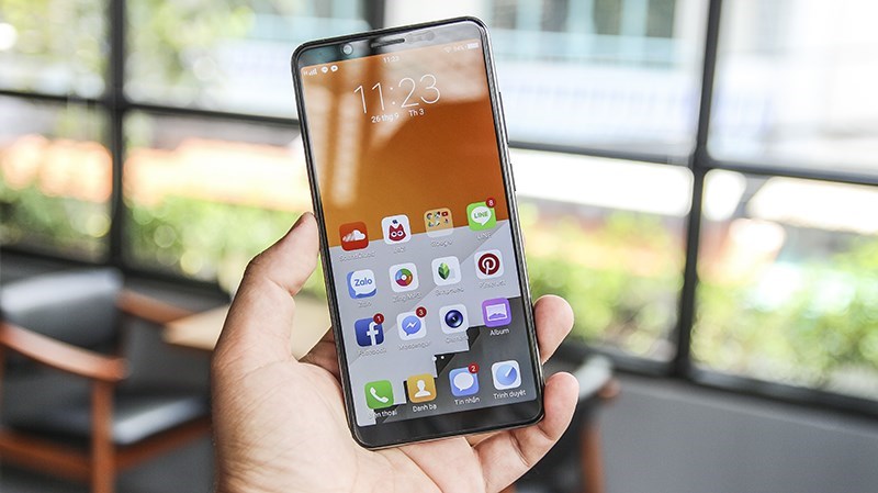 Vivo V7+ Vivo V7+