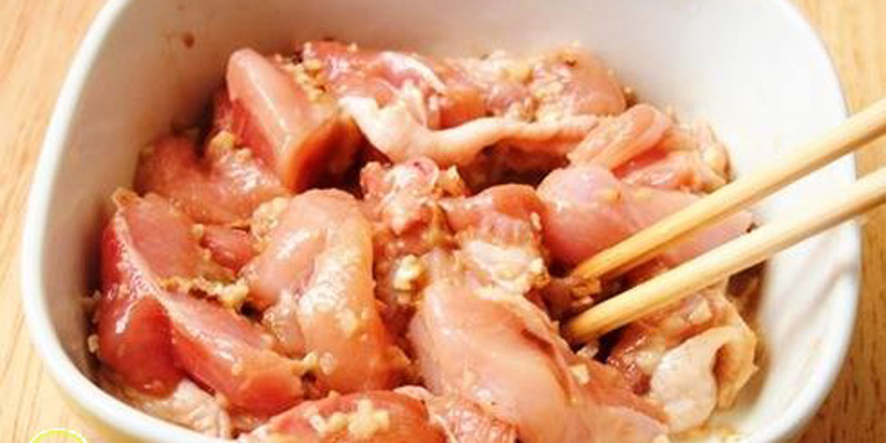 Nấu thịt gà mà cho một ít nước cam bạn sẽ có được món ngon tuyệt vời