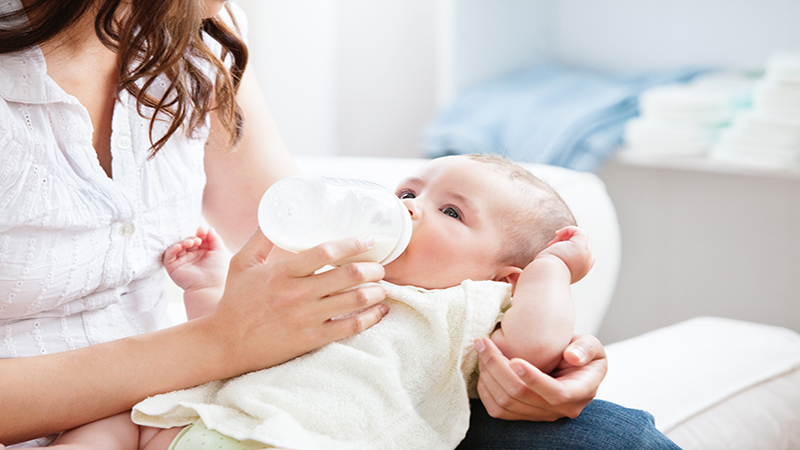 Không cho trẻ dưới 6 tháng tuổi uống nước lọc Không cho trẻ dưới 6 tháng tuổi uống nước lọc
