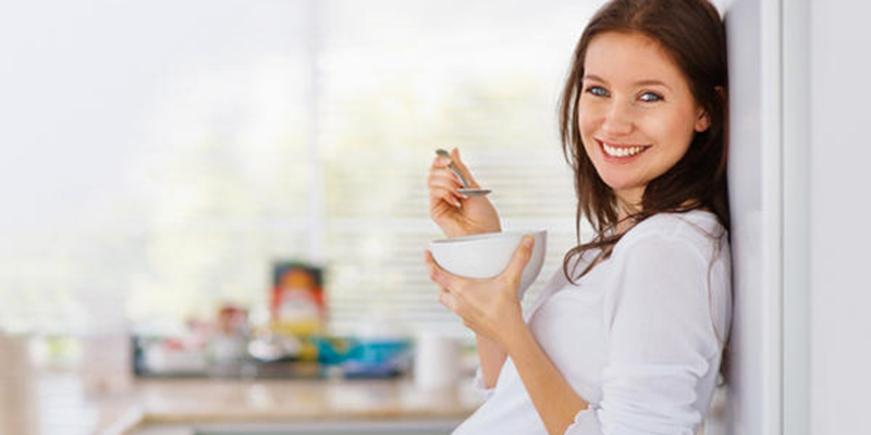 Việc ăn nhiều cơm (tinh bột) sẽ khiến cho cân nặng của mẹ tăng rất nhanh, bên cạnh đó còn kèm theo các bệnh lý khác như tiểu đường rất nguy hiểm