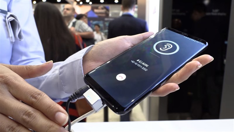 Galaxy S10 sẽ có màn hình 6.2 inch, tai nghe áp điện