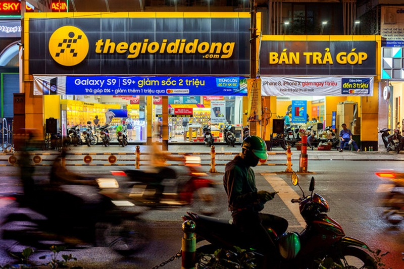 Ông chủ Thế Giới Di Động và câu chuyện vì sao thường mặc áo phông
1 - ảnh 3 Ông chủ Thế Giới Di Động và câu chuyện vì sao thường mặc áo phông
1 - ảnh 3