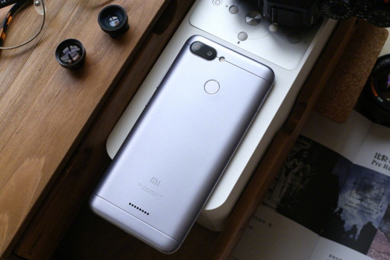Mở hộp Xiaomi Redmi 6: Chiếc smartphone hứa hẹn thống trị phân khúc giá rẻ - ảnh 3 Mở hộp Xiaomi Redmi 6: Chiếc smartphone hứa hẹn thống trị phân khúc giá rẻ - ảnh 3