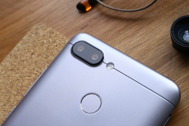 Mở hộp Xiaomi Redmi 6: Chiếc smartphone hứa hẹn thống trị phân khúc giá rẻ - ảnh 8 Mở hộp Xiaomi Redmi 6: Chiếc smartphone hứa hẹn thống trị phân khúc giá rẻ - ảnh 8