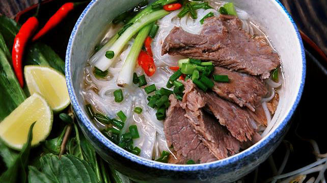 Quán ăn, ẩm thực: Quán Phở Bò, Bò Kho Ngon Quận 2 Huong-dan-chi-tiet-cach-nau-pho-bo-thom-ngon-bo-duong-cho-ca-nha