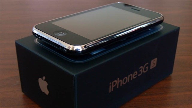 Cận cảnh iPhone 3GS Jet Black giá 2 triệu tại Việt Nam