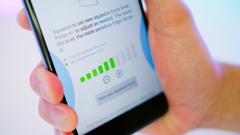 Apple có thể trang bị cho iPhone tính năng bóp cạnh cảm ứng như smartphone HTC