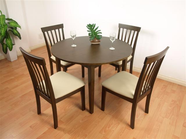 Round dining table for 4 people