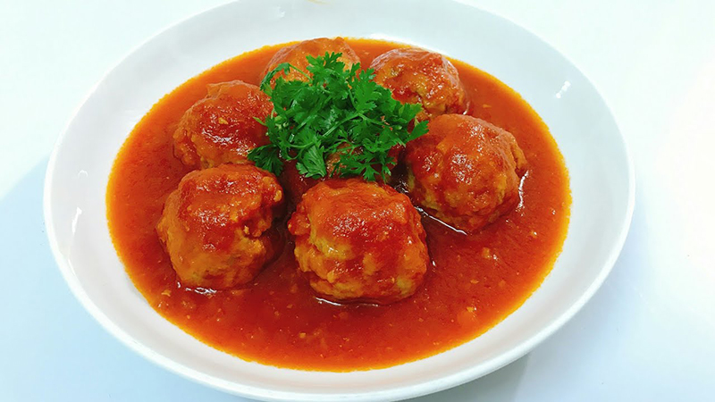 Meatballs with tomato sauce