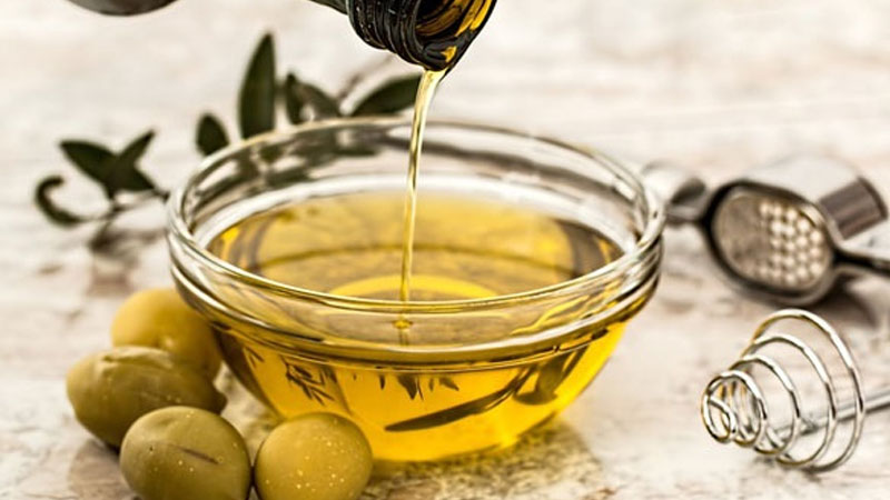 Nhận biết dầu oliu nguyên chất qua mùi vị