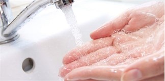 Cách làm sạch nhựa rau củ, trái cây nhanh chóng và hiệu quả