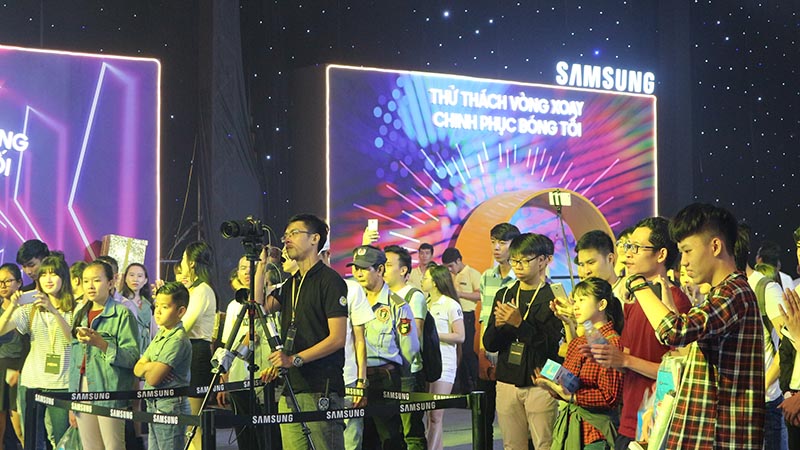 Gần 50.000 chiếc Galaxy J4, J6 bán ra chỉ trong tháng 6: Sẽ tạo kỷ lục mới cho dòng J? Gần 50.000 chiếc Galaxy J4, J6 bán ra chỉ trong tháng 6: Sẽ tạo kỷ lục mới cho dòng J?