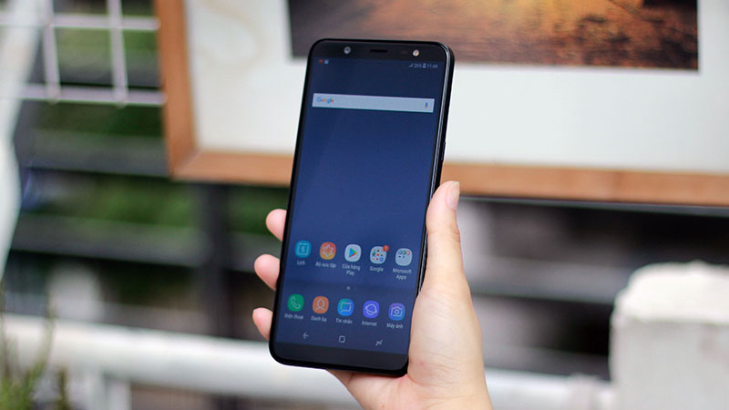Đánh giá chi tiết Galaxy J8: Phiên bản phóng to của J6, có camera kép chụp xóa phông ảo diệu - ảnh 7 Đánh giá chi tiết Galaxy J8: Phiên bản phóng to của J6, có camera kép chụp xóa phông ảo diệu - ảnh 7